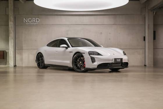 PORSCHE TAYCAN GTS ELÉTRICO PORSCHE TAYCAN GTS ELÉTRICO